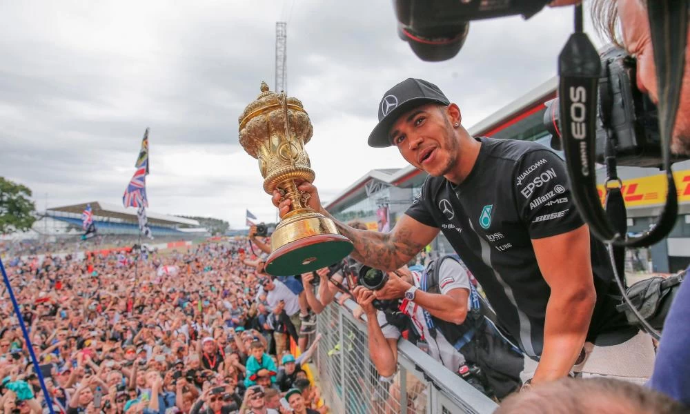 Το τίτλο του ιππότη από τη Βασίλισσα Ελισάβετ θα λάβει ο Λιούις Χάμιλτον